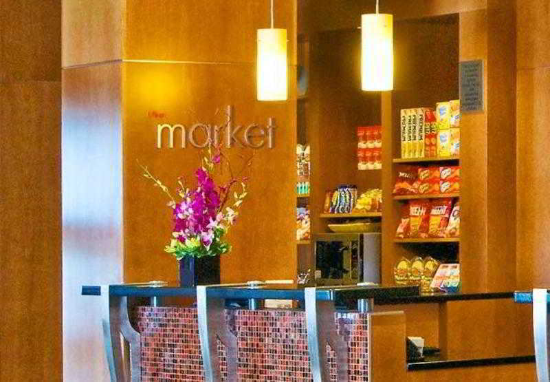 Отель Courtyard By Marriott Boston Logan Airport Экстерьер фото